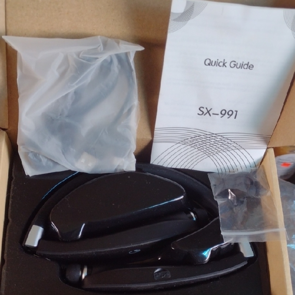 Black Wireless Neckband Sport Headset NWT
